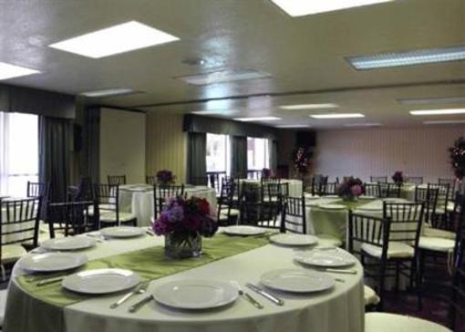 фото отеля Quality Inn & Suites Lake Forest