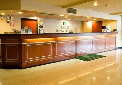 фото отеля Quality Inn & Suites Lake Forest