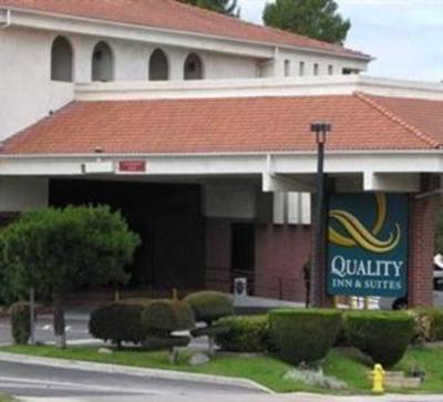 фото отеля Quality Inn & Suites Lake Forest