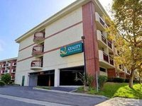 Quality Inn & Suites Lake Forest