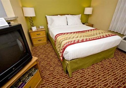 фото отеля TownePlace Suites Fresno