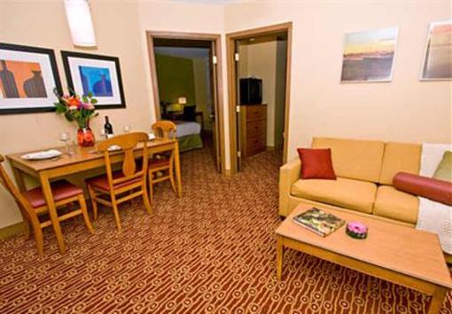 фото отеля TownePlace Suites Fresno