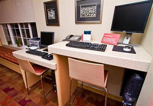 фото отеля TownePlace Suites Fresno
