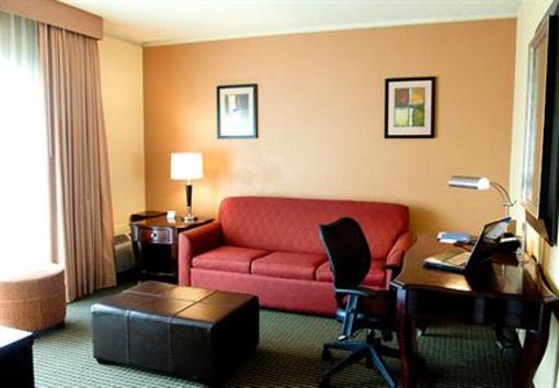 фото отеля Fairfield Inn & Suites Cincinnati North Sharonville