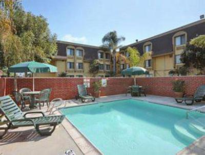 фото отеля Holiday Inn Express San Diego Sea World - Beach Area