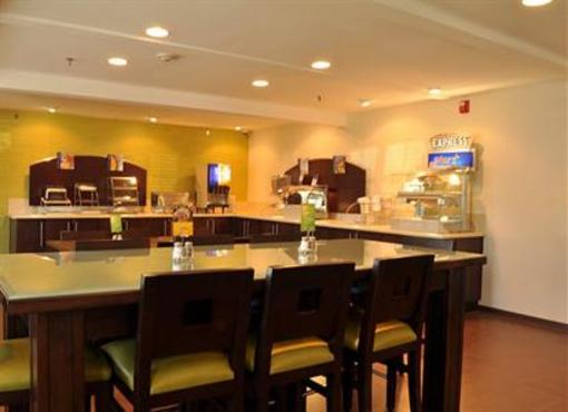 фото отеля Holiday Inn Express San Diego Sea World - Beach Area