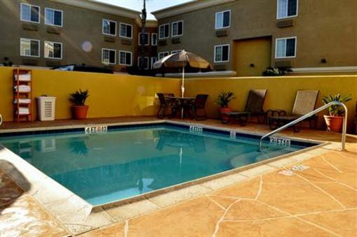 фото отеля Holiday Inn Express San Diego Sea World - Beach Area