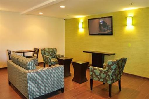 фото отеля Holiday Inn Express San Diego Sea World - Beach Area