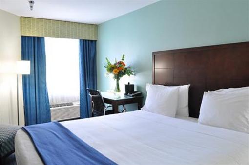 фото отеля Holiday Inn Express San Diego Sea World - Beach Area
