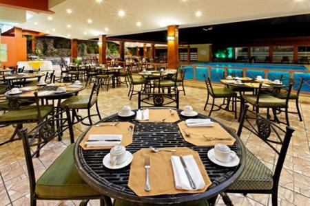 фото отеля Crowne Plaza Hotel Corobici