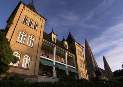 фото отеля Hotel Refsnes Gods Manor