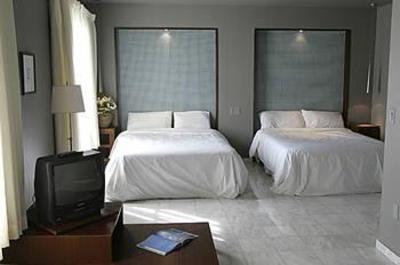 фото отеля Nassau Suite Hotel