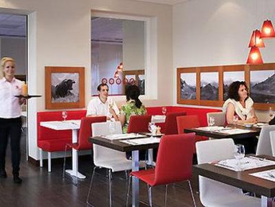 фото отеля Ibis Zurich Messe-Airport