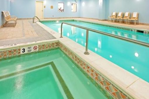 фото отеля Holiday Inn Express Hotel & Suites Latham