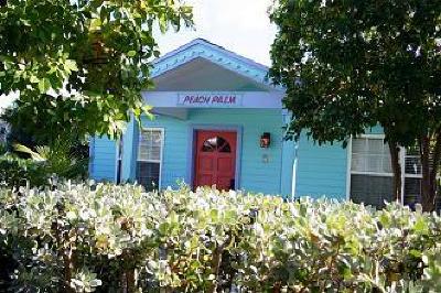 фото отеля Hideaways at Palm Bay