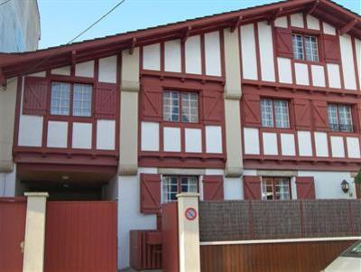 фото отеля Appartement Rue Dr Goyenetche
