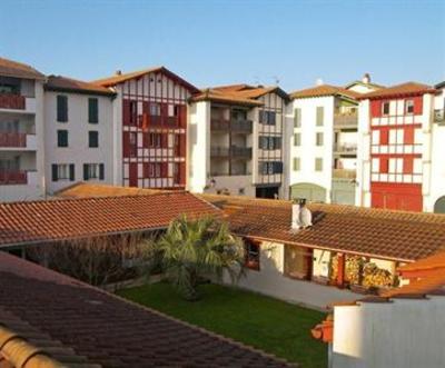 фото отеля Appartement Rue Dr Goyenetche
