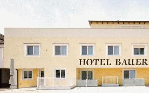 фото отеля Gasthof Pension Bauer Rauchenwarth