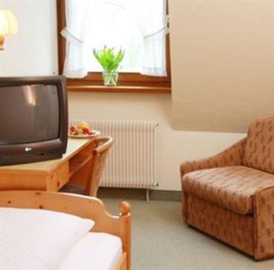 фото отеля Gasthof Krone Otisheim