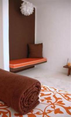 фото отеля Teetotum Hotel