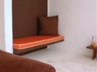 фото отеля Teetotum Hotel