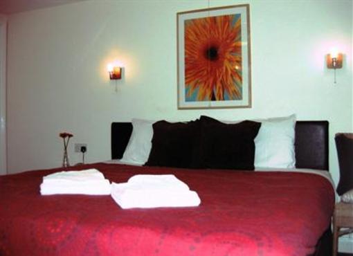 фото отеля Mousetrap Inn Bourton-on-the-Water