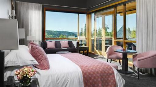 фото отеля Azuridge Estate Hotel