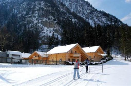 фото отеля Achenseer Huttendorfl Chalets Maurach