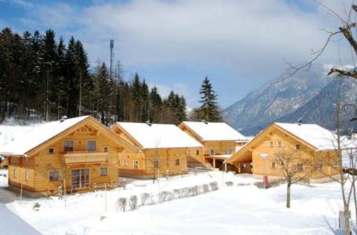 фото отеля Achenseer Huttendorfl Chalets Maurach