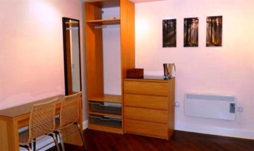 фото отеля Junction Three Guest House Coventry