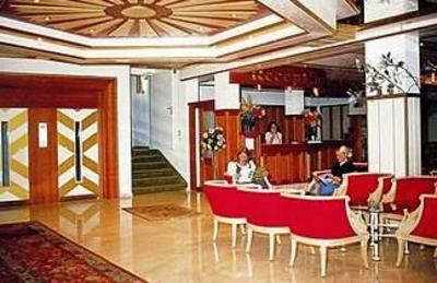 фото отеля Hotel Goldener Löwe St. Johann in Tirol