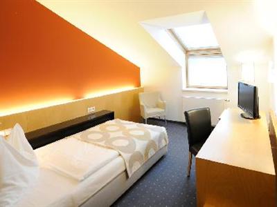 фото отеля Hein Hotel