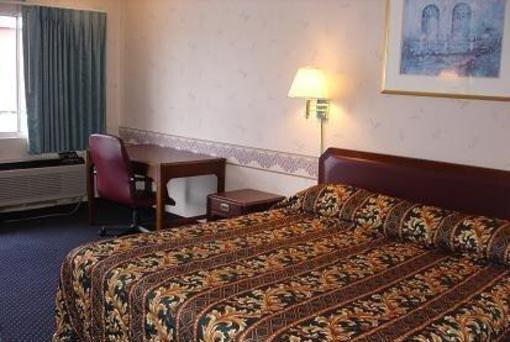 фото отеля American Inn Fort Jackson West Columbia