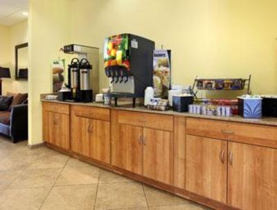 фото отеля Microtel Inn & Suites Lehigh