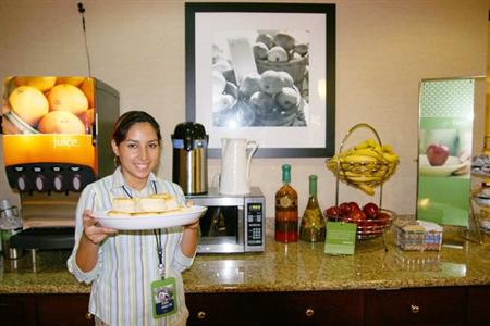 фото отеля Hampton Inn Orlando - Convention Center