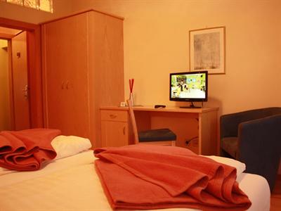 фото отеля Land-gut-Hotel Radnighof