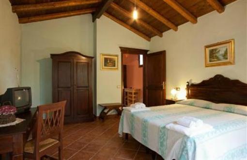 фото отеля Hotel Residence Funtananoa Villanovaforru