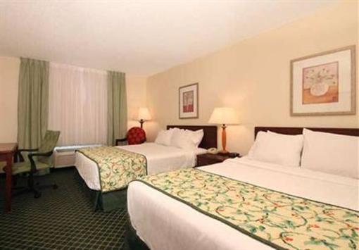 фото отеля Scranton Fairfield Inn