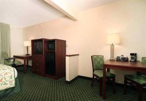 фото отеля Scranton Fairfield Inn