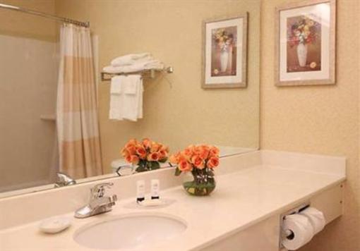 фото отеля Scranton Fairfield Inn
