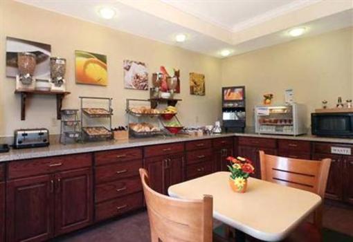 фото отеля Scranton Fairfield Inn