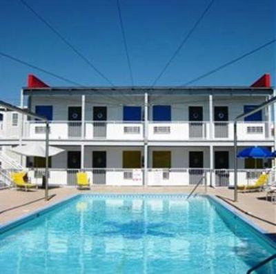 фото отеля Sea & Breeze Hotel Tybee Island