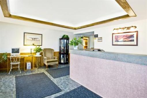 фото отеля Americas Best Value Inn & Suites Thief River Falls