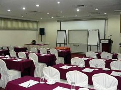 фото отеля M Suites Hotel