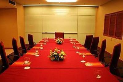 фото отеля M Suites Hotel