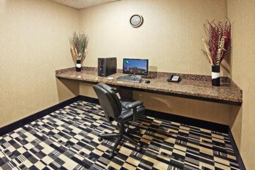 фото отеля Holiday Inn Express Hotel & Suites Jacksonville