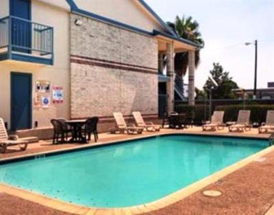 фото отеля Days Inn San Antonio Southeast