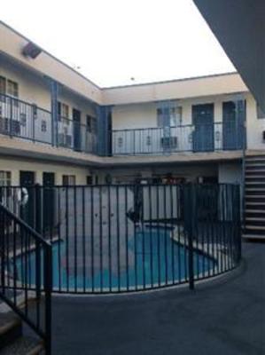 фото отеля Beverly Inn