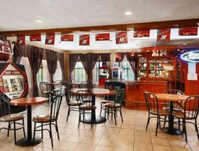 фото отеля Howard Johnson Inn & Suites San Antonio