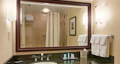 фото отеля Hilton San Diego Airport Harbor Island